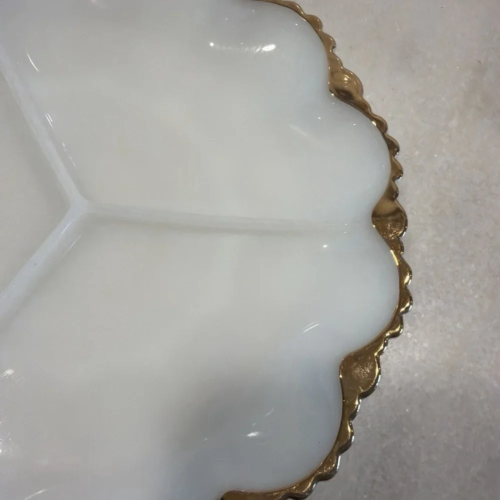 Vintage Anchor Hocking Fire King White Milk Glass Divided DishWith Gold Trim 001